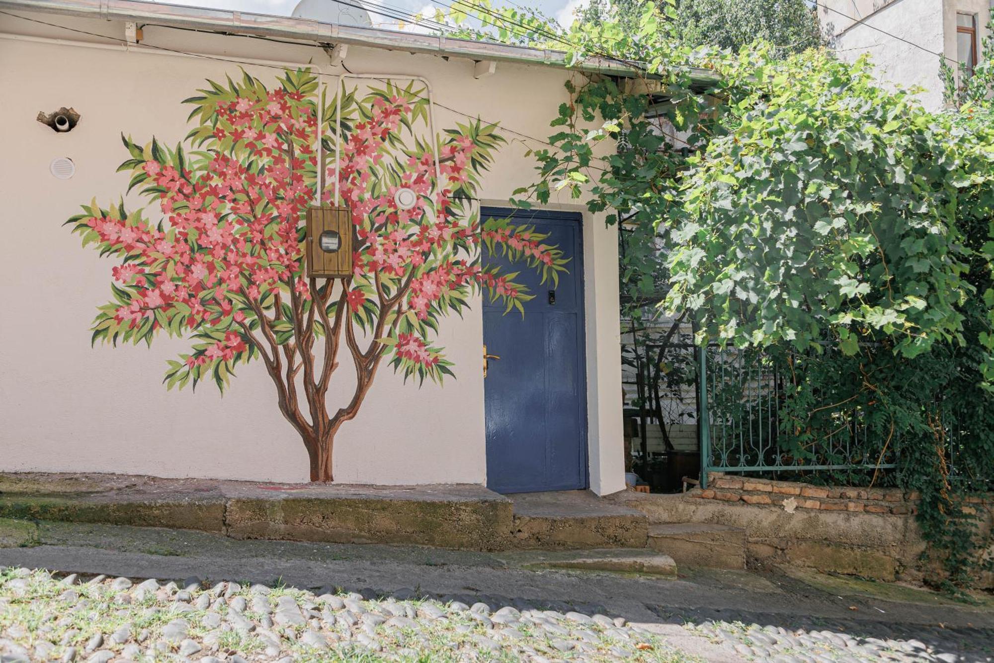 Only Flowers Tiflis Exterior foto